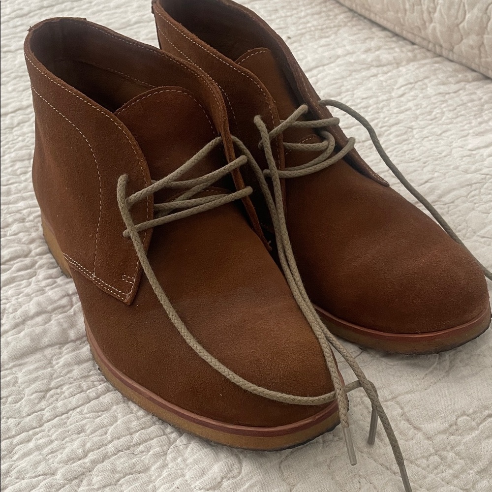Johnston & Murphy Tan Suede Lace-Up Chukka Boots